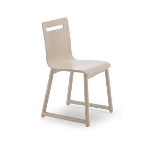 Sedia impilabile in legno